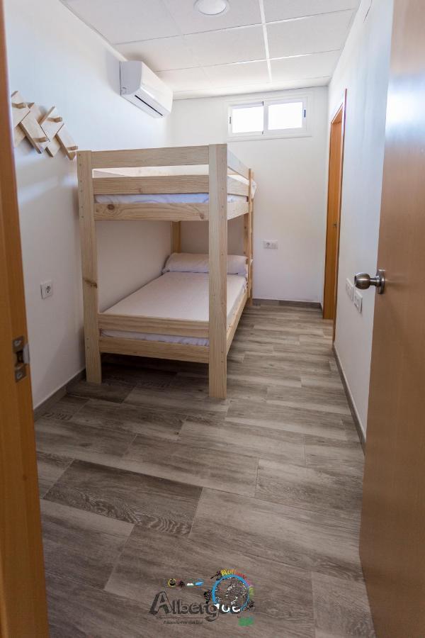Albergue Multiaventura Active Andalucia Almodovar del Rio Ngoại thất bức ảnh