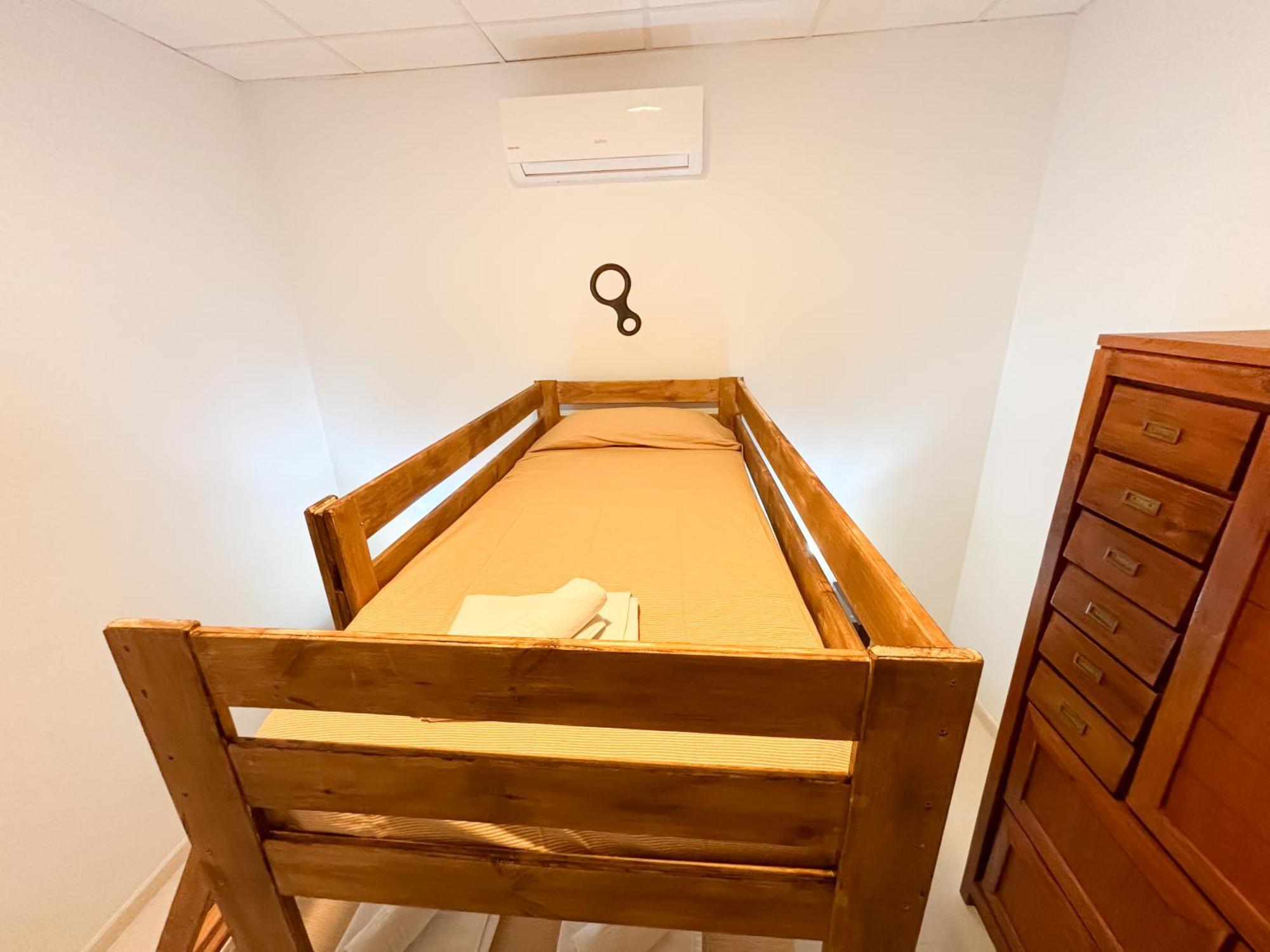 Albergue Multiaventura Active Andalucia Almodovar del Rio Ngoại thất bức ảnh