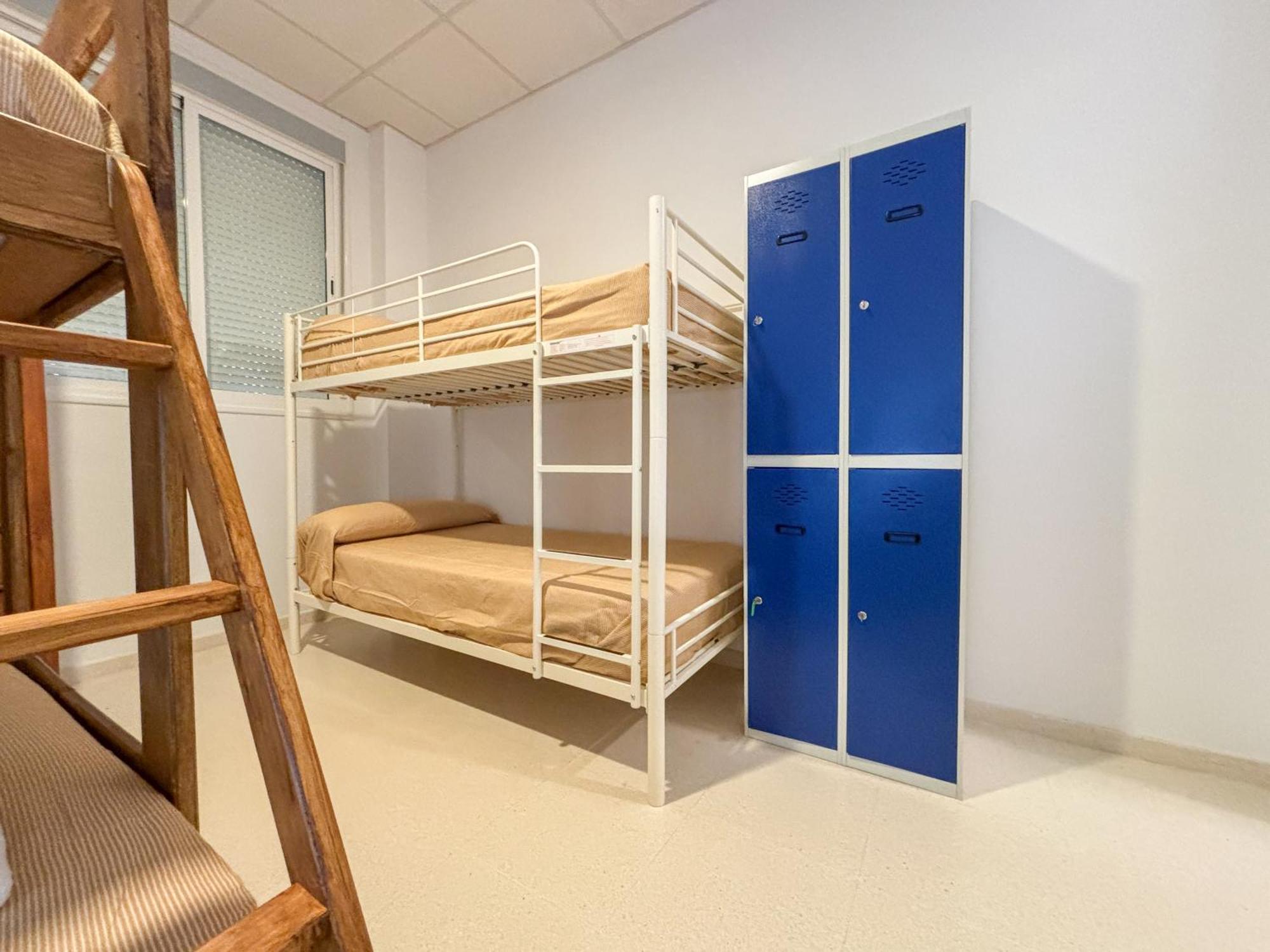 Albergue Multiaventura Active Andalucia Almodovar del Rio Ngoại thất bức ảnh